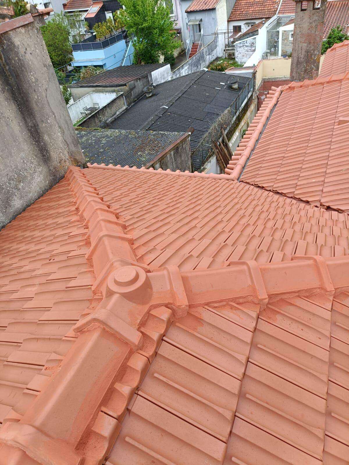 Detalhe de cumeeira nova após instalação