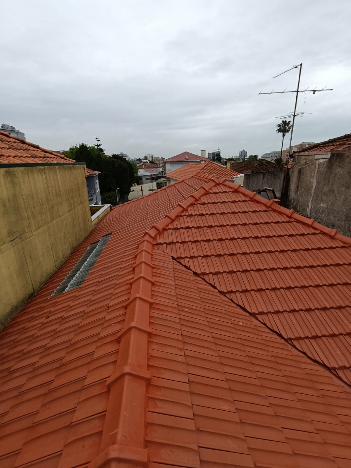 Telhado renovado, finalizado em telha nova